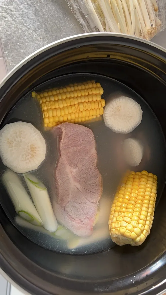 主打清淡饮食，高端的食材