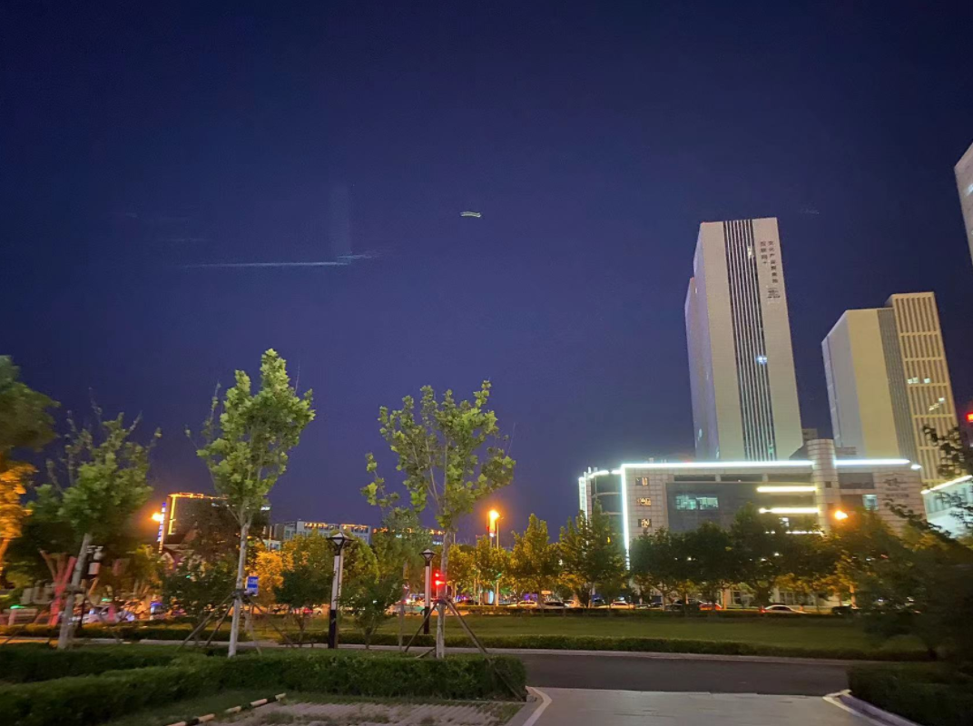 下班后的夜空