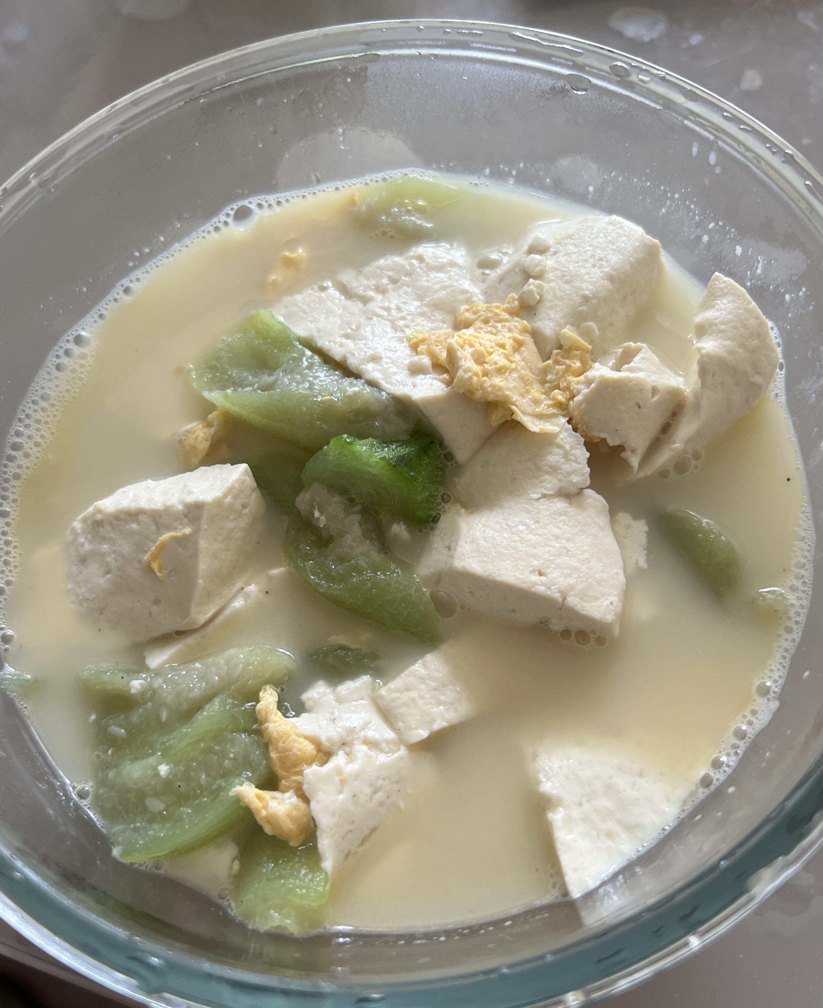 丝瓜鸡蛋豆腐鸡汤